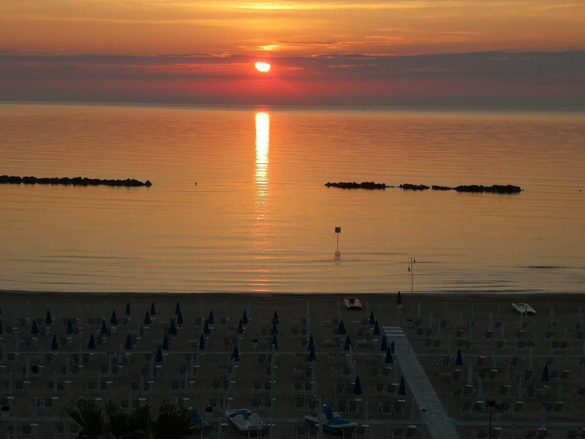 Hotel Palmarosa Roseto Degli Abruzzi Exterior photo